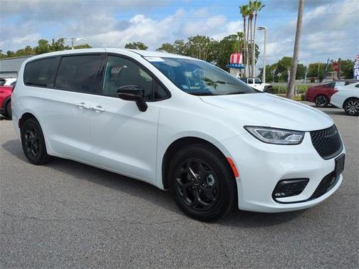 2024 Chrysler Pacifica Hybrid Select