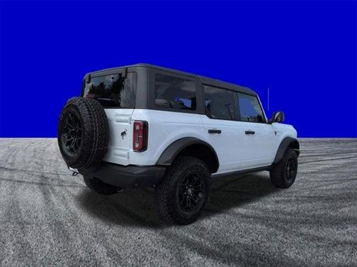Oxford White 2026 Ford Bronco Badlands