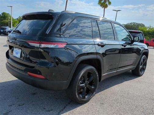 2023 Jeep Grand Cherokee Altitude
