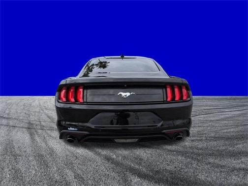 2022 Ford Mustang EcoBoost