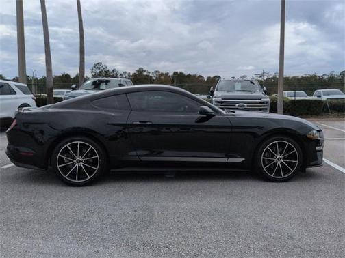 2022 Ford Mustang EcoBoost