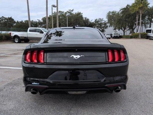 2022 Ford Mustang EcoBoost