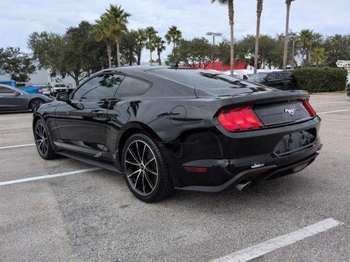 2022 Ford Mustang EcoBoost