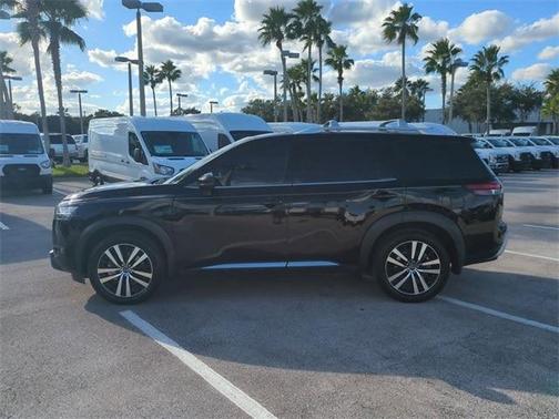 2023 Nissan Pathfinder Platinum