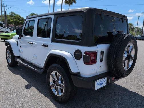Bright White Clearcoat 2018 Jeep Wrangler Unlimited Sahara