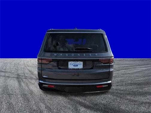 2023 Jeep Wagoneer Base