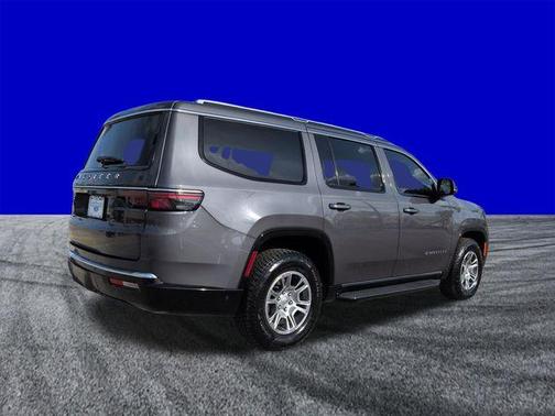 2023 Jeep Wagoneer Base