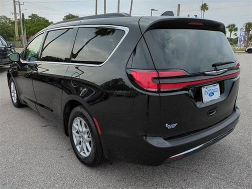 2022 Chrysler Pacifica Touring-L