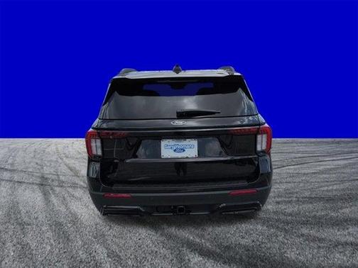 Black Metallic 2026 Ford Explorer ST-Line