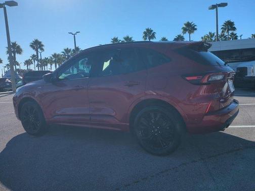 2023 Ford Escape ST-Line Elite