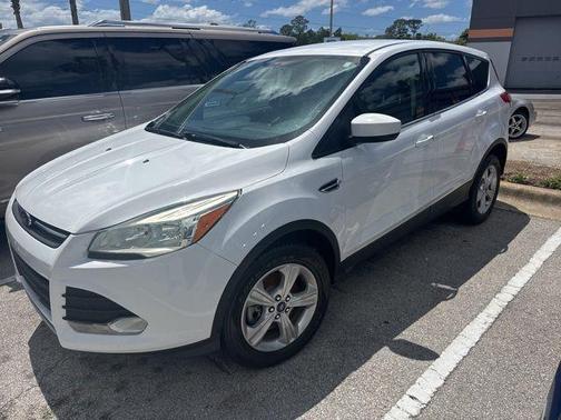 Oxford White 2016 Ford Escape SE
