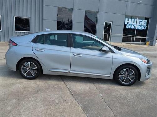 2021 Hyundai IONIQ Plug-In Hybrid SEL
