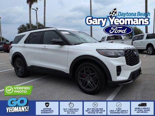 White Metallic 2025 Ford Explorer ST