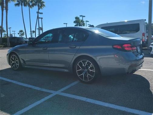 2022 BMW 540 i