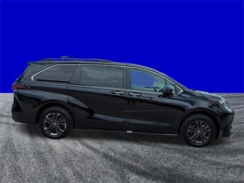 2024 Toyota Sienna Woodland Edition