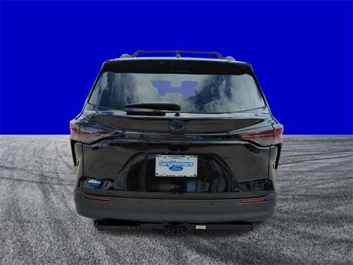 2024 Toyota Sienna Woodland Edition