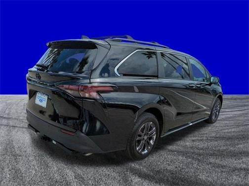 2024 Toyota Sienna Woodland Edition