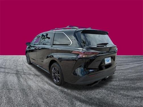 2024 Toyota Sienna Woodland Edition