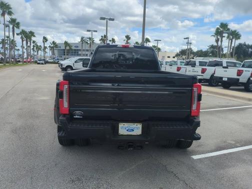 2025 Ford F-350 Platinum