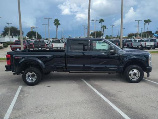 2025 Ford F-350 Platinum