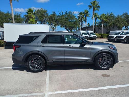 2025 Ford Explorer ST