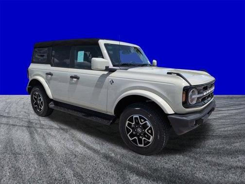 Desert Sand 2026 Ford Bronco Outer Banks