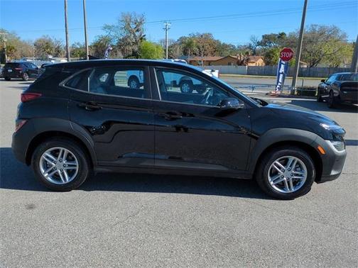 2023 Hyundai KONA SE