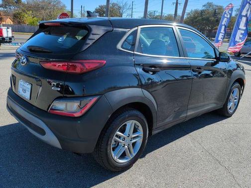 2023 Hyundai KONA SE