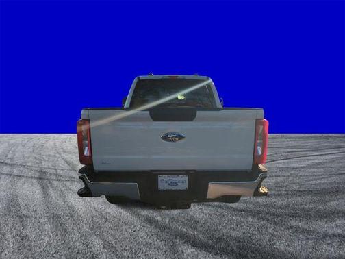Oxford White 2026 Ford F-250 XLT