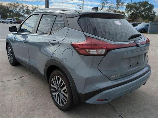 2022 Nissan Kicks SV