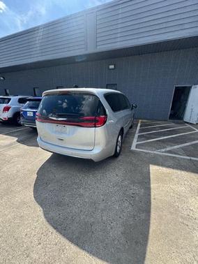 2024 Chrysler Pacifica Touring-L