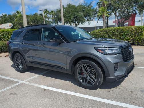 2025 Ford Explorer ST