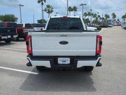2025 Ford F-350 Lariat Super Duty