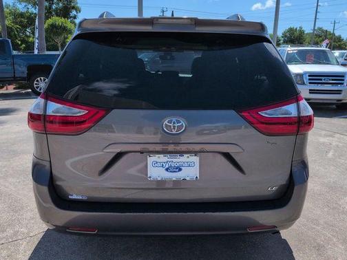 Predawn Gray Mica 2018 Toyota Sienna LE