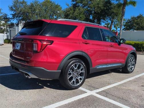 2025 Ford Explorer Platinum