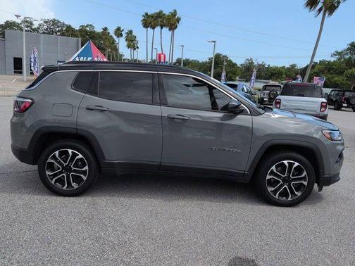 Sting Gray Clearcoat 2024 Jeep Compass Limited