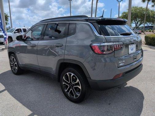 Sting Gray Clearcoat 2024 Jeep Compass Limited