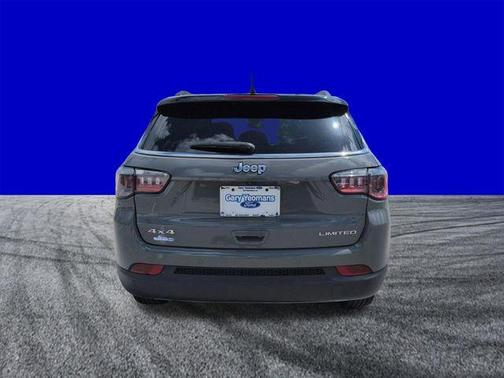 Sting Gray Clearcoat 2024 Jeep Compass Limited