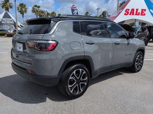 Sting Gray Clearcoat 2024 Jeep Compass Limited