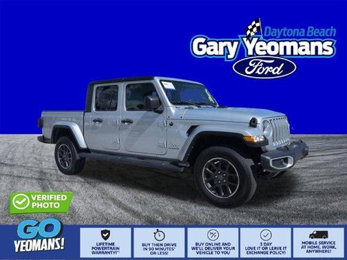 Silver Zynith Clearcoat 2023 Jeep Gladiator Overland