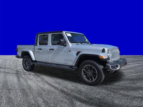 Silver Zynith Clearcoat 2023 Jeep Gladiator Overland
