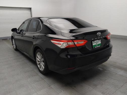 Midnight Black Metallic 2018 Toyota Camry LE