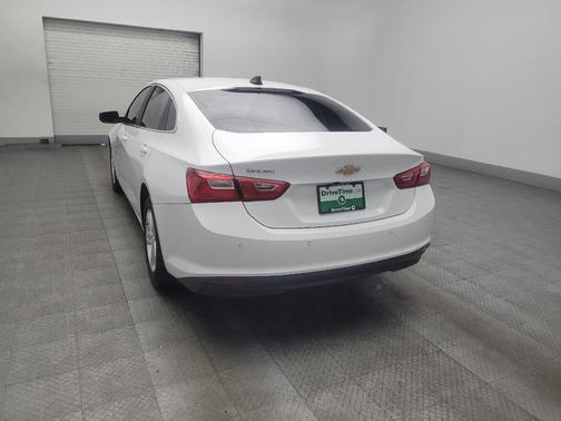 White 2021 Chevrolet Malibu 1LS