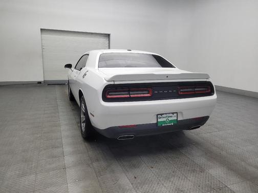 White Knuckle Clearcoat 2019 Dodge Challenger SXT