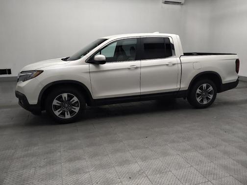 White Diamond Pearl 2017 Honda Ridgeline RTL