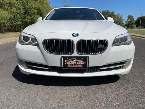 Photo 2 of 32 of 2013 BMW 535 i