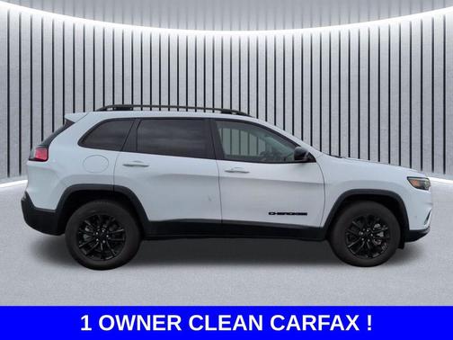 Bright White Clearcoat 2023 Jeep Cherokee Altitude
