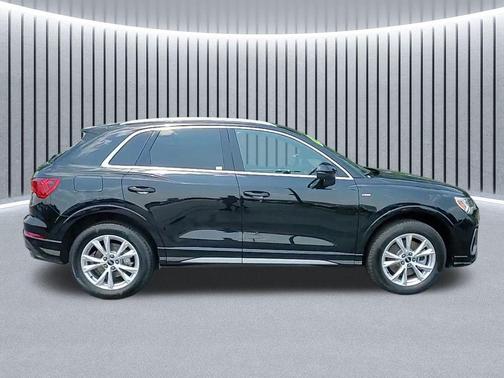 2024 Audi Q3 Premium 45 TFSI S line quattro Tiptronic
