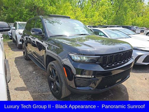 Diamond Black Crystal Pearlcoat 2024 Jeep Grand Cherokee Limited