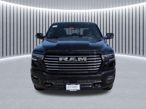 Diamond Black Crystal Pearlcoat 2026 RAM 1500 Laramie